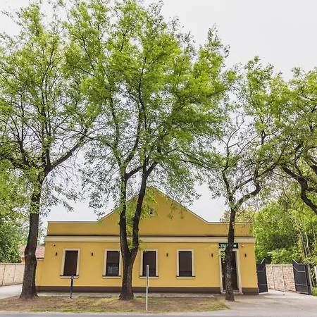 Guliver Aparthotel 3*